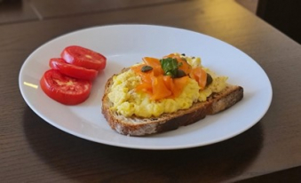 Scrambled eggs With Smoked Salmon