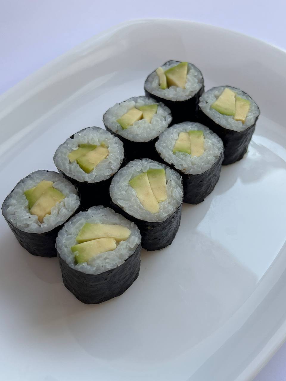 Макі з авокадо