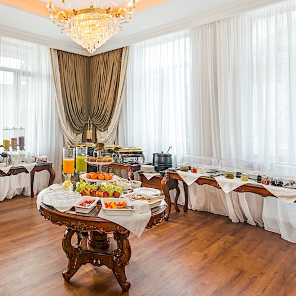 Breakfast buffet from 7:30 to 10:30
