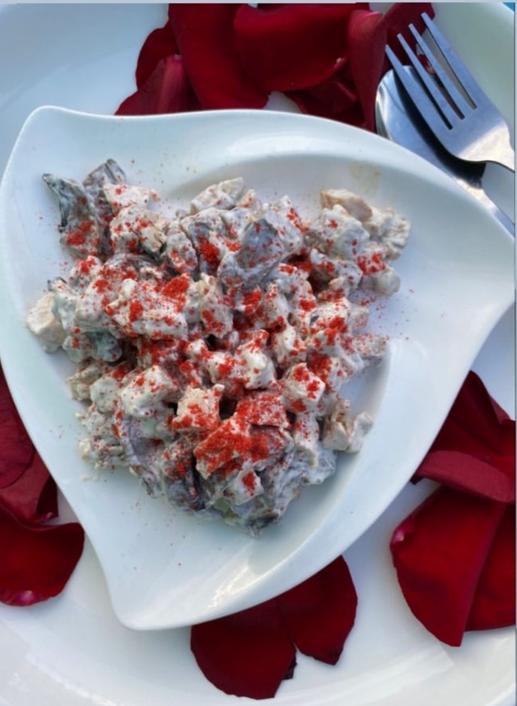 Мясной салат с грибами