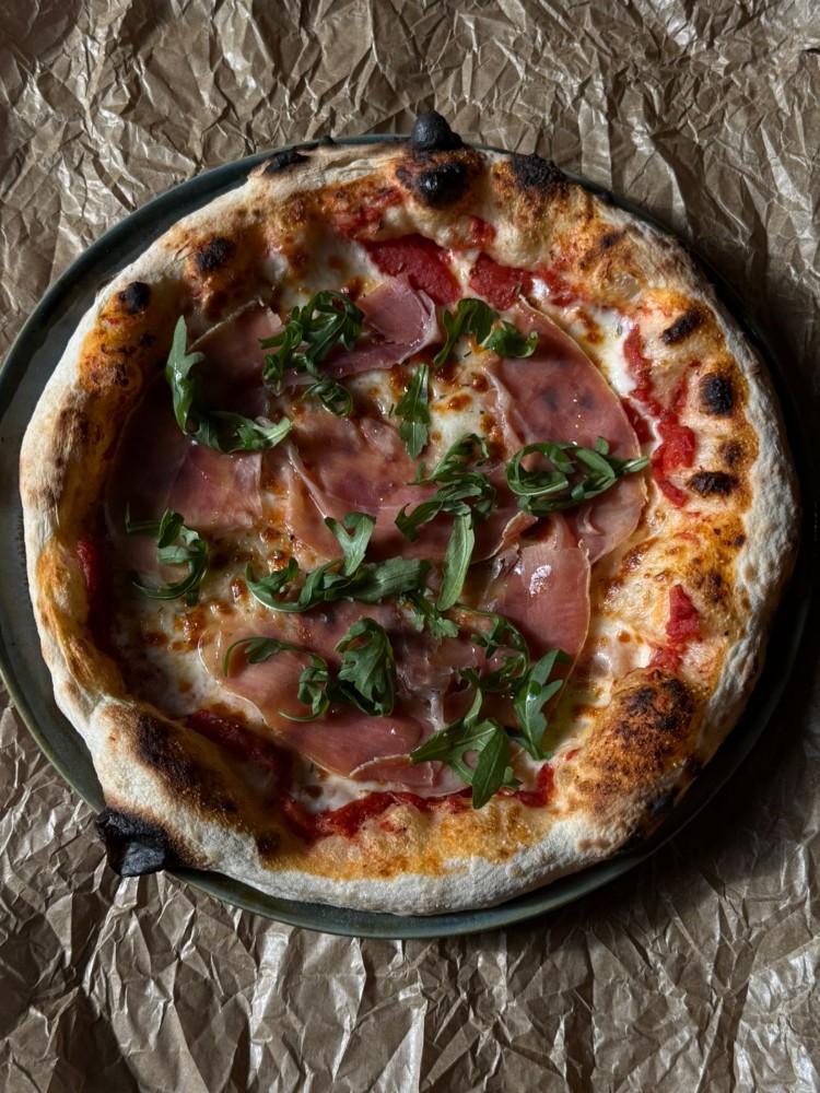 პიცა პროშუტო. Pizza Prosciutto