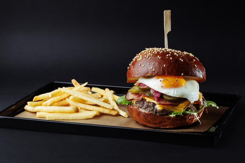 AMERICAN CHEESE BURGER (560г)