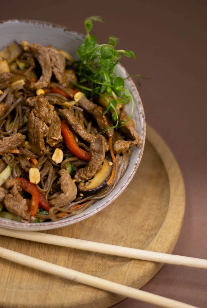 Локшина соба з яловичиною