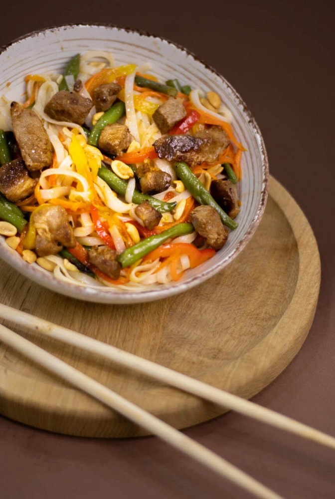 Рисова локшина зі свининою