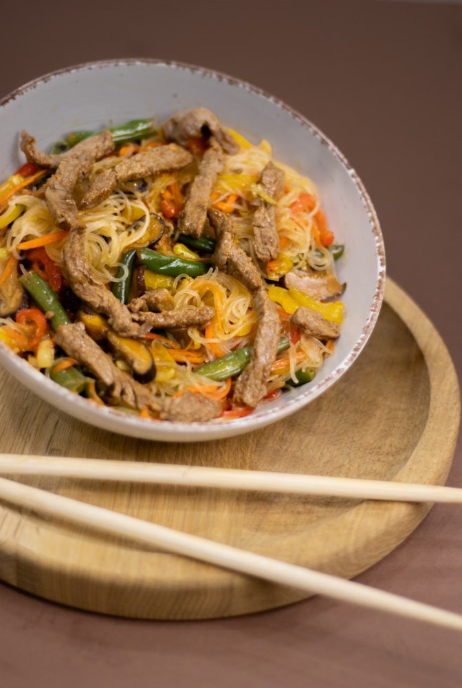 Рисова локшина з яловиченою