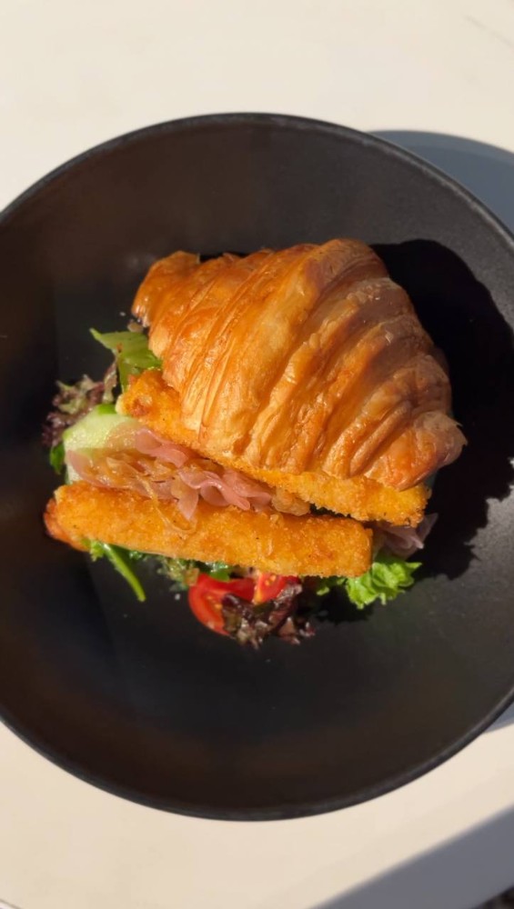 Crispy Cheese Croissant