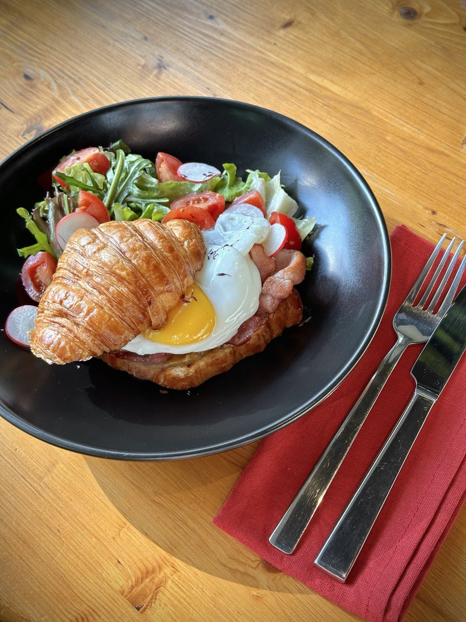 Sunny-side up & fried pork neck croissant