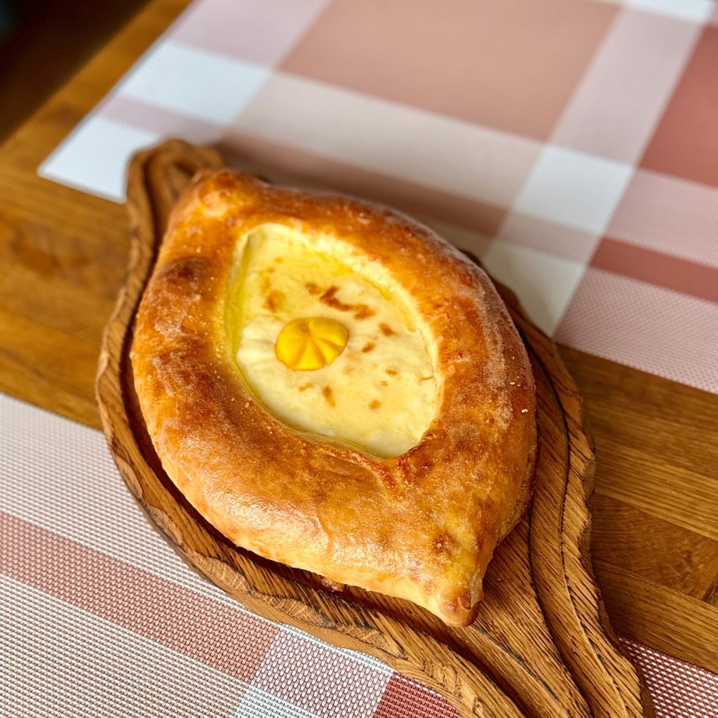Хачапурі по-аджарськи
