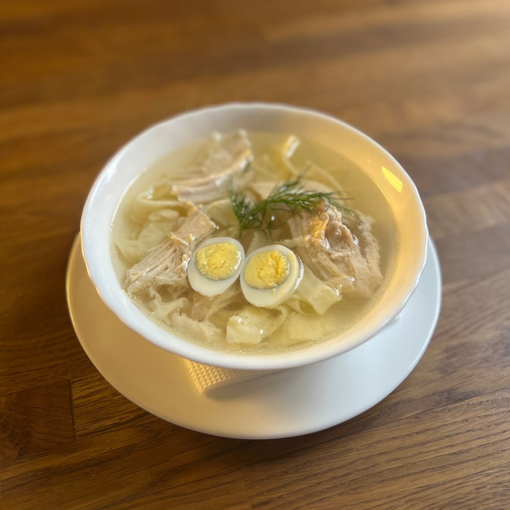 Бульйон курячий з лапшою порц.