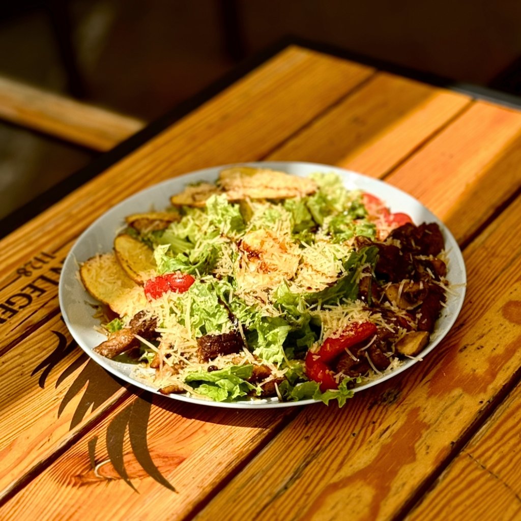 Теплий салат з телятиною