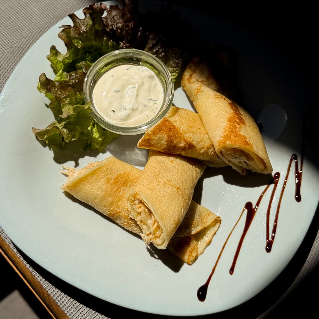 Млинець з куркою та сиром