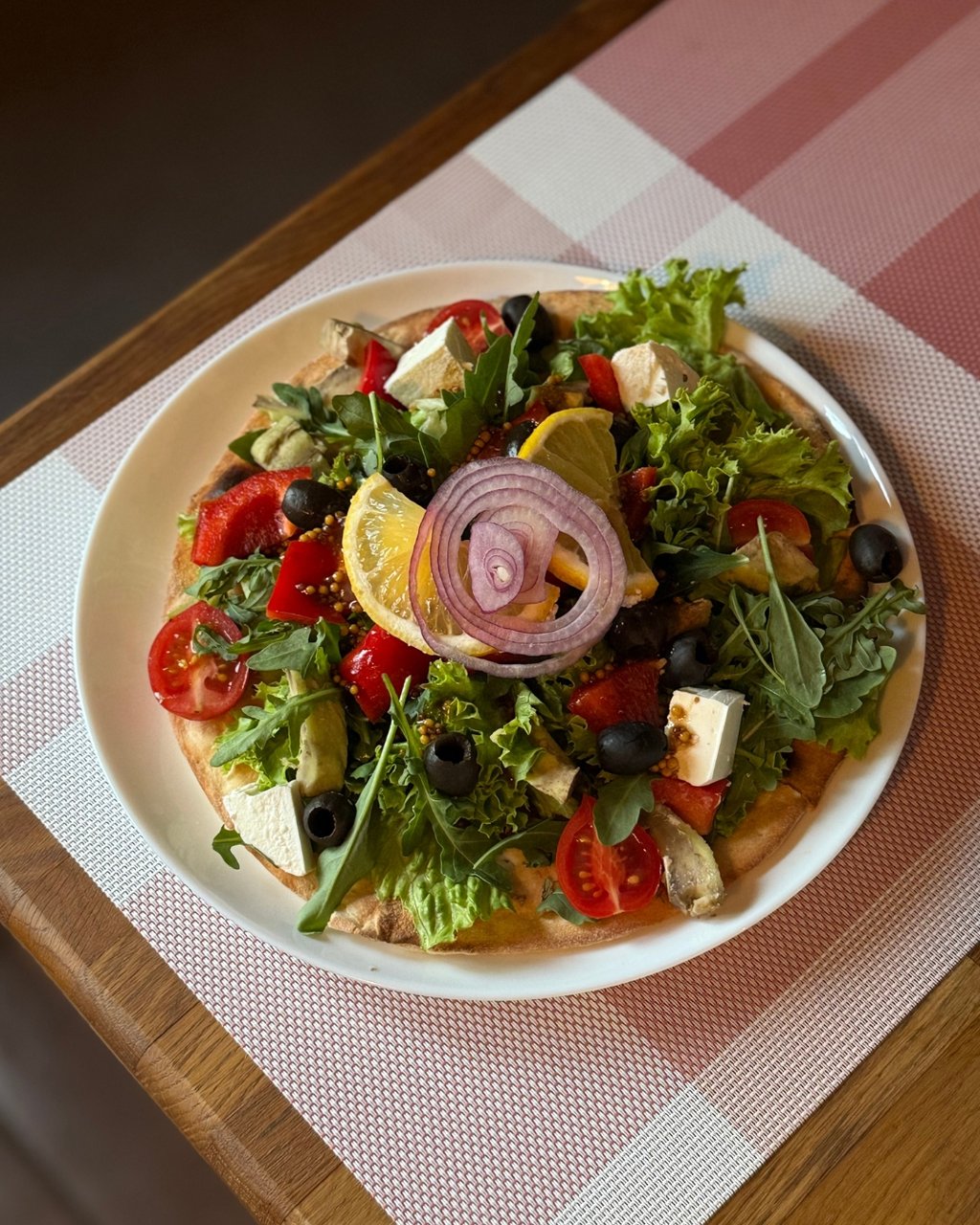 Салат "Ранчо" на фокачі