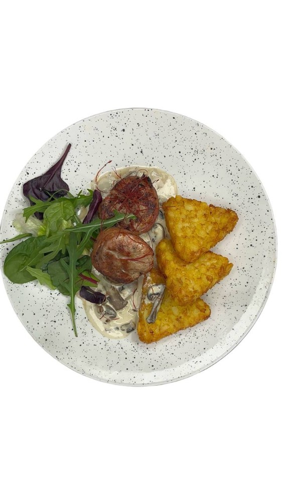 БАНКЕТ  Свинні медальйони з беконом (свинна вирізка, бекон, соус вершково-грибний)