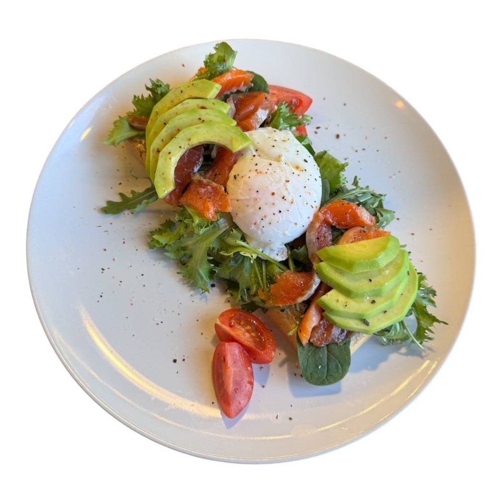 Паніні з лососем і яйцем пашот