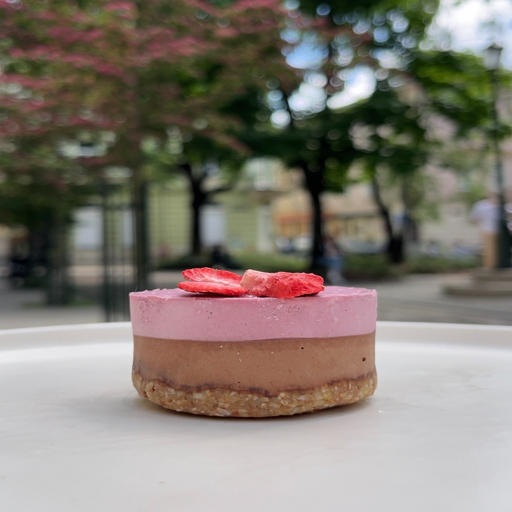 ПОЛУНИЦЯ - ШОКОЛАД СИРОЇДНИЙ Б\Г & БЕЗ ЦУКРУ \ RAW STRAWBERRY - CHOCOLATE