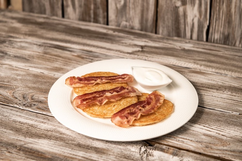 Деруни з беконом