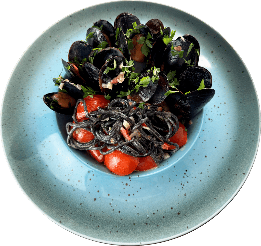 Локшина з чілійськими мідіями у вершковому соусі