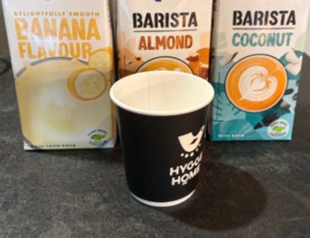 *З собою Американо з рослинним молоком