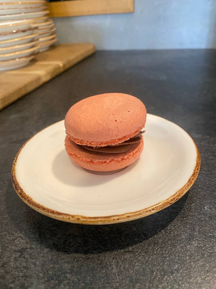 Макарун Шоколад Вишня Доставка