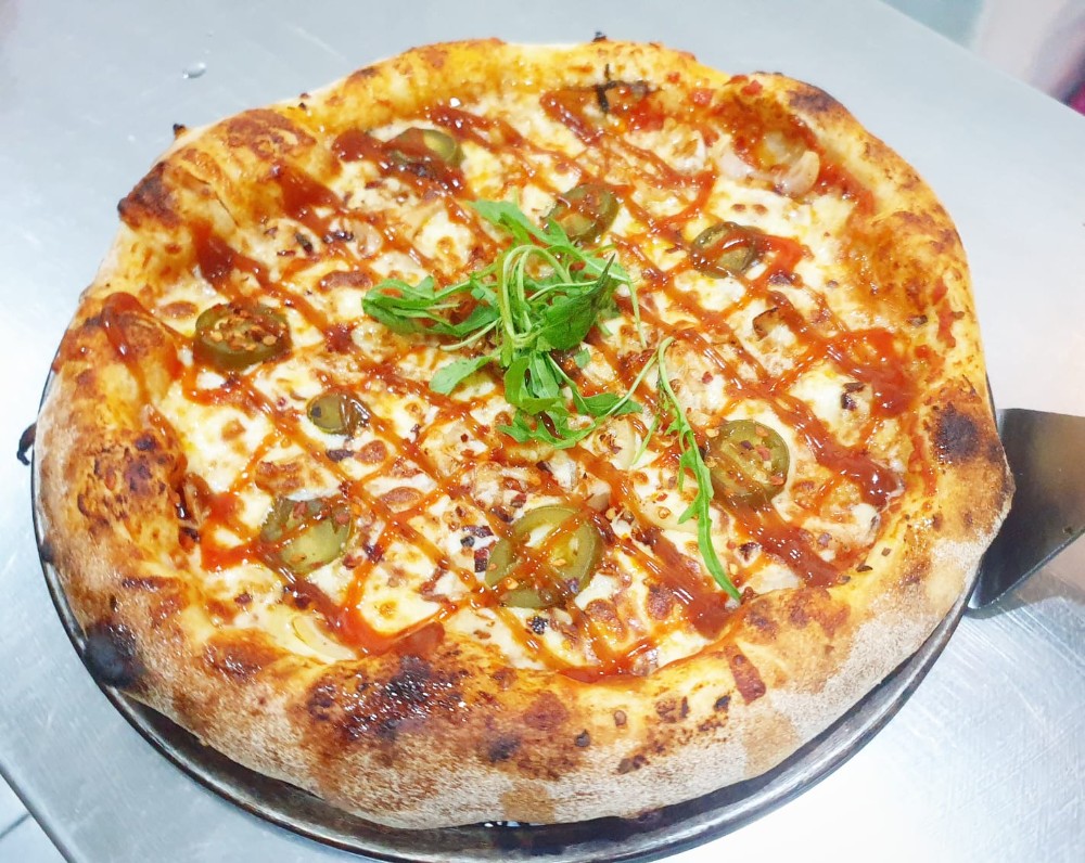 Pizza Picante con Pollo (Spicy BBQ Chicken)
