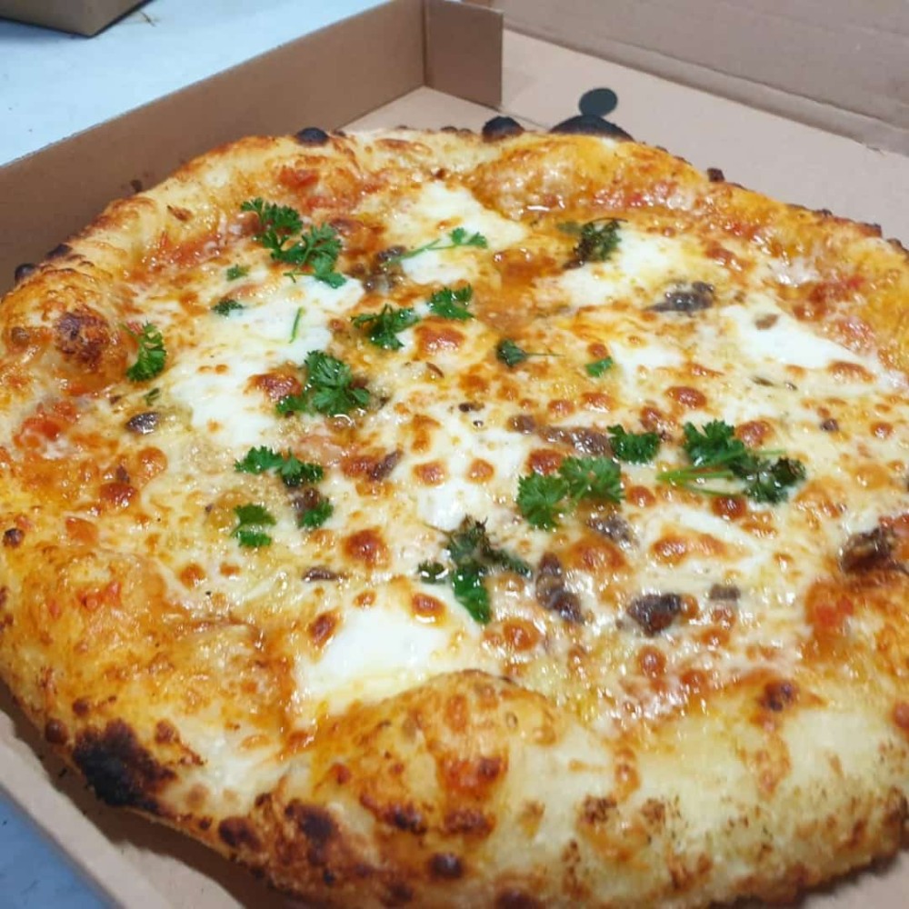 Pizza Classic Cheesy Garlic