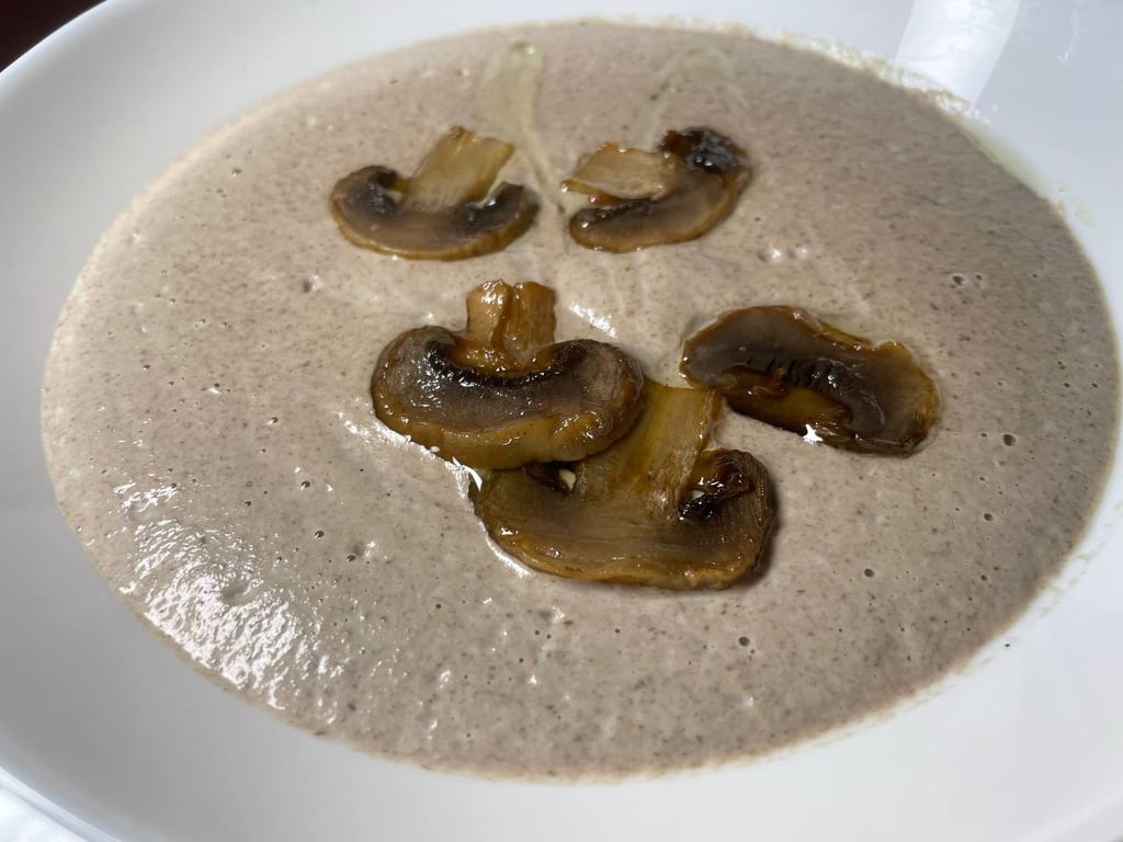 Крем-суп з печериць /  Mushroom cream soup