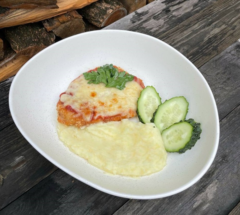 Курячий шніцель з гарніром