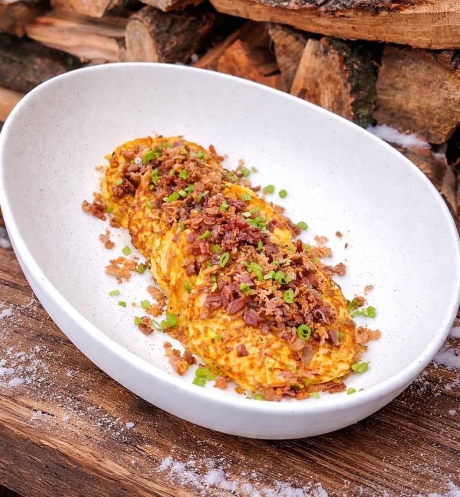 Деруни з беконом та кранч цибулею