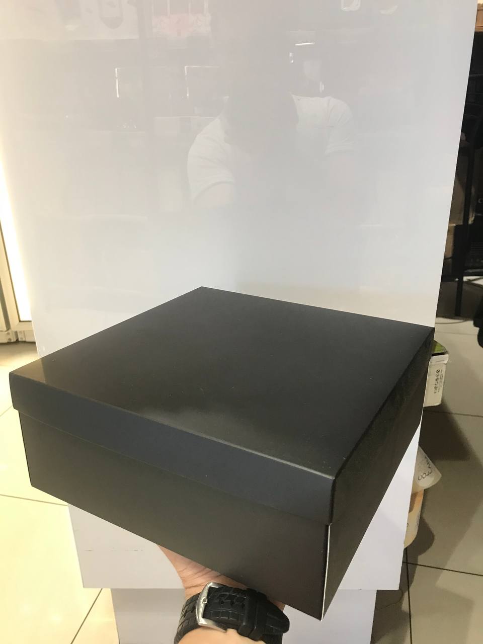 Коробка чорна крафт(25*25)