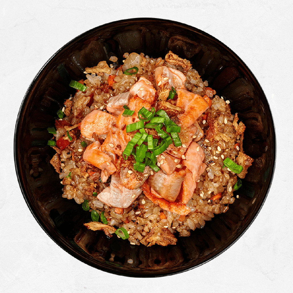 Смажений рис з лососем 