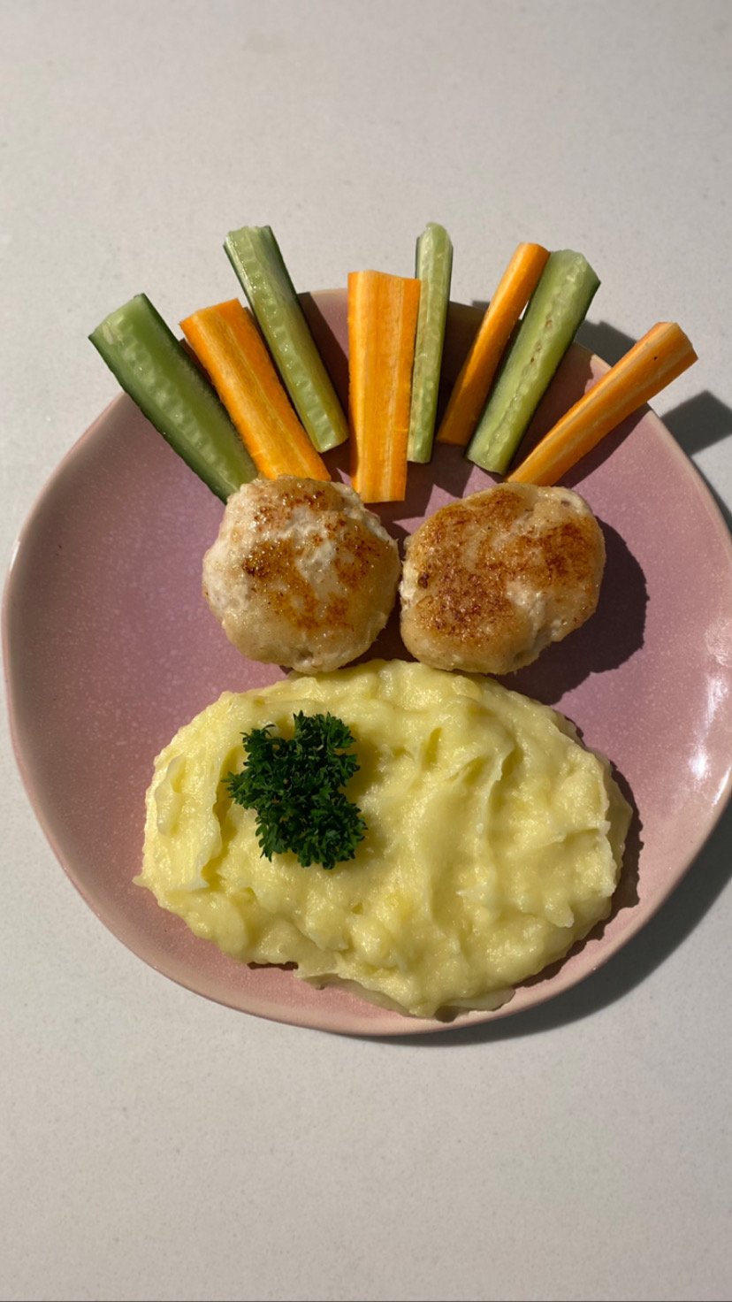 3 Chicken bowls with mashed potato and salted cucumbers