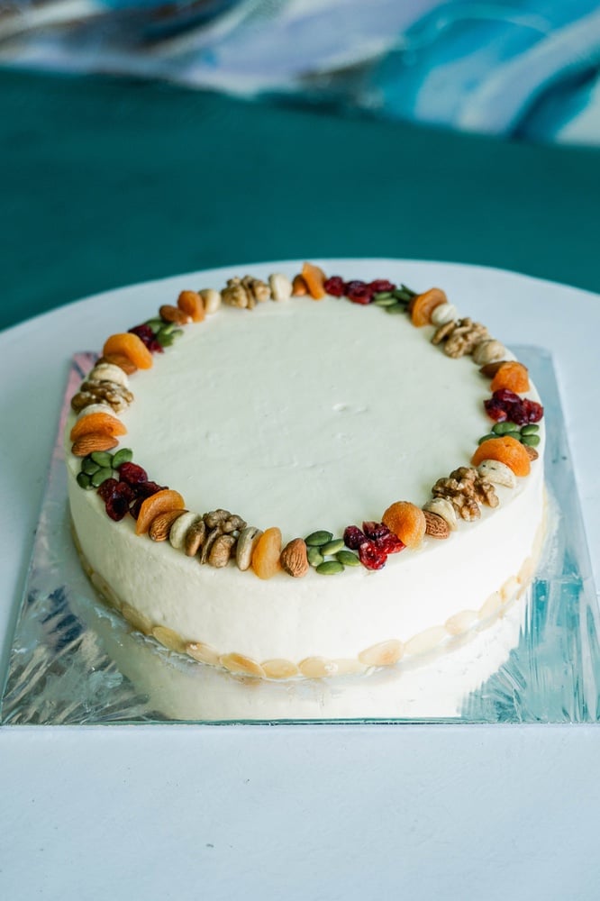 CARROT CAKE WHOLE