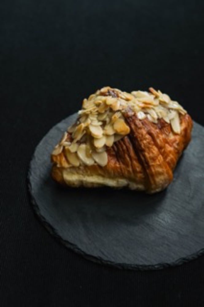 ALMOND CROISSANT