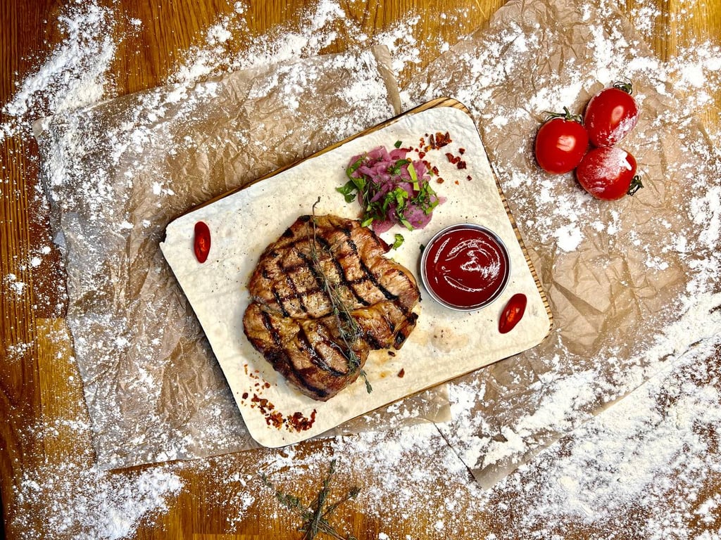 Стейк зі свинного ошийка (220г)
