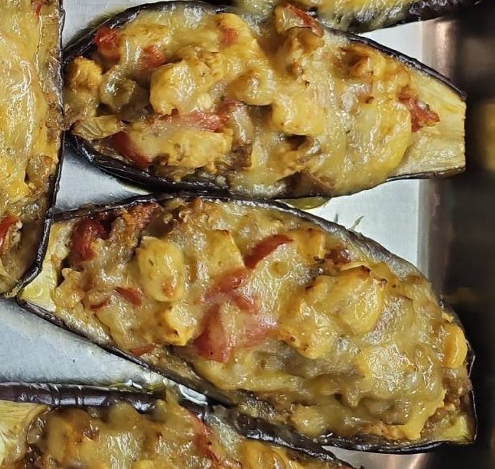 Баклажан човником з курячим філе під сиром, 240г