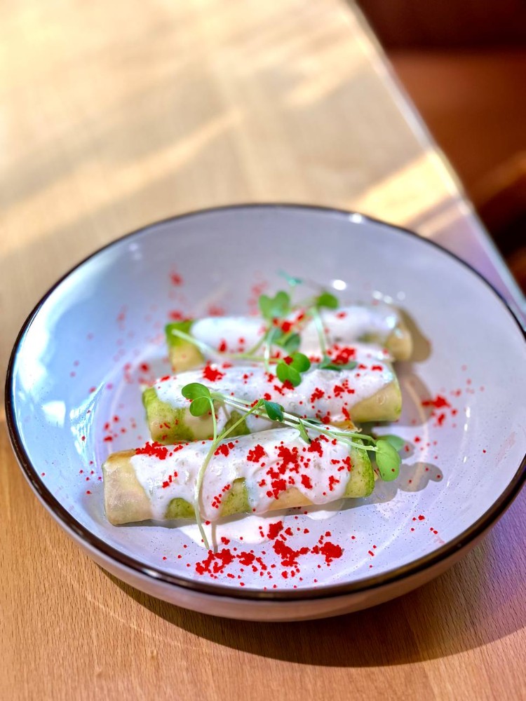 Млинці з крем сиром та лососем