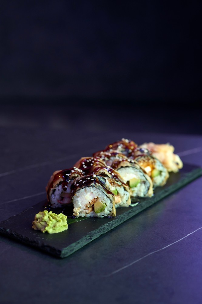 Гарячий рол з вугрем