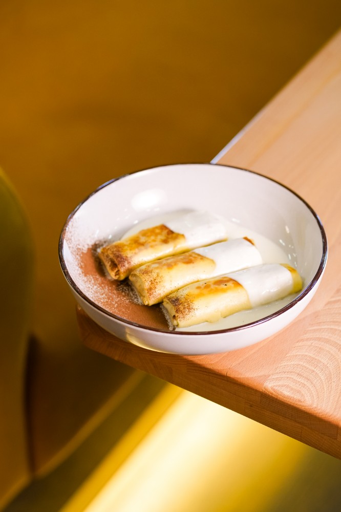 Млинці з яблуками і корицею