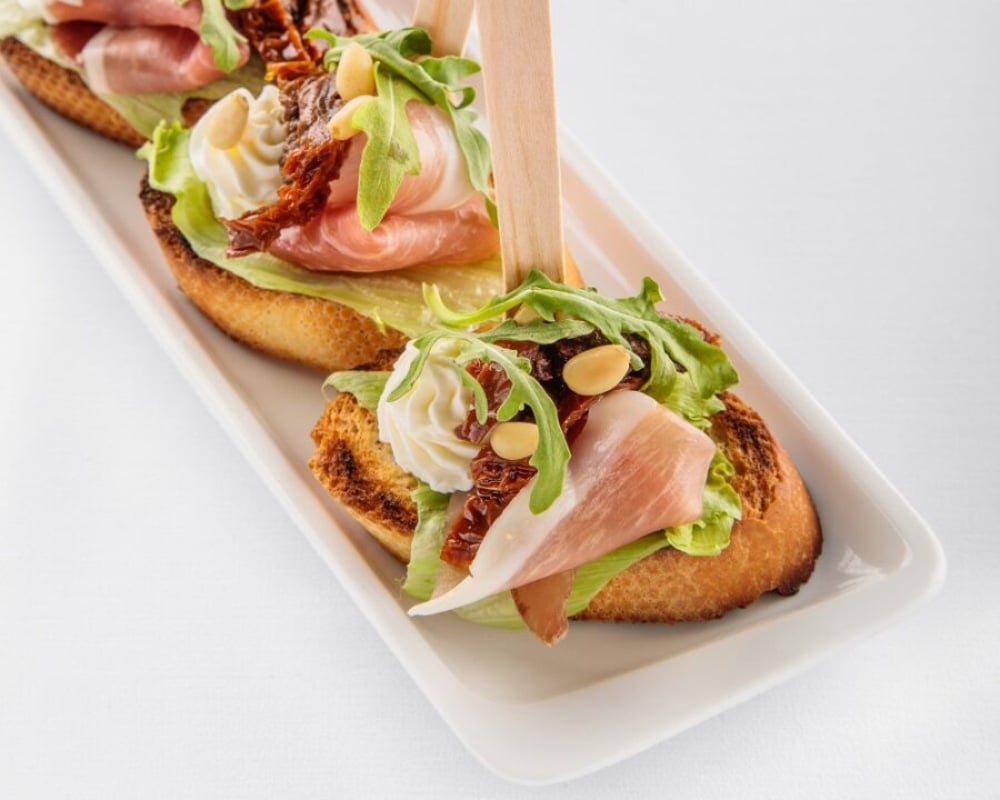 Брускети з прошуто