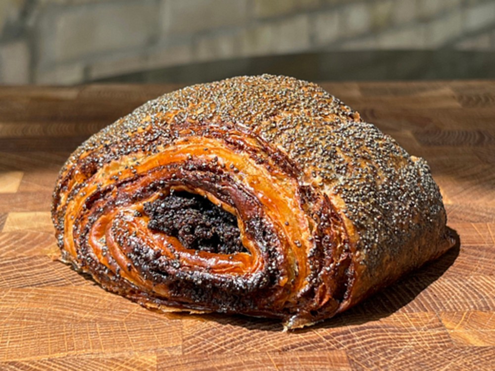 Булочка з маком Marchuk