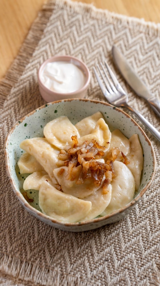 Вареники з картоплею та шкварками, порц.