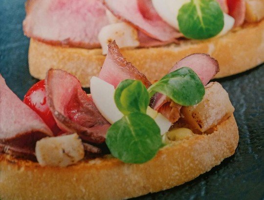 Брускетта з копченим мясом (банкет)