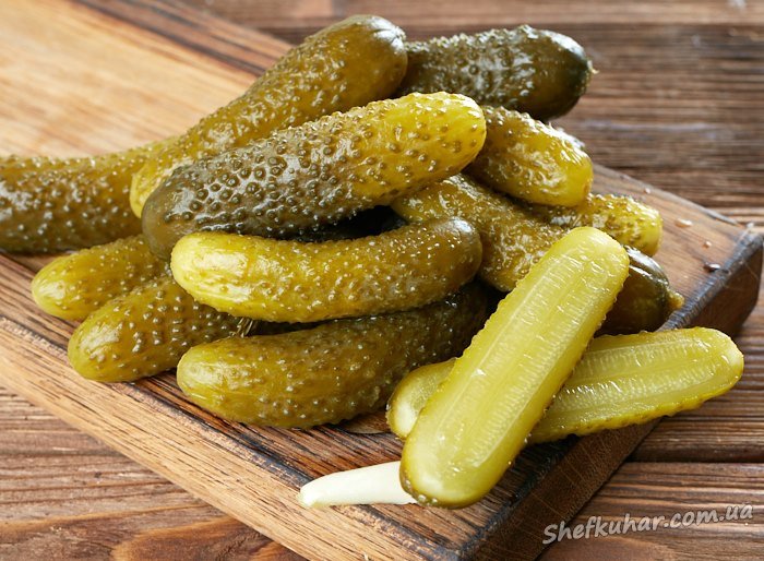 Огірок маринований