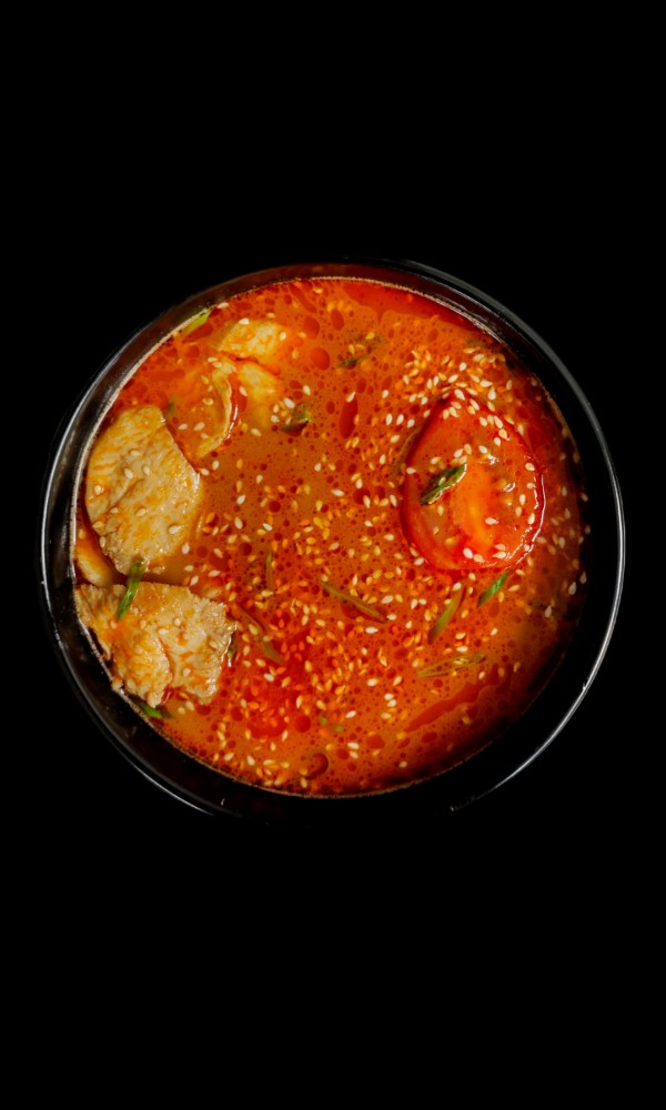 Суп Карі червона  з куркою 450 млBlack roll