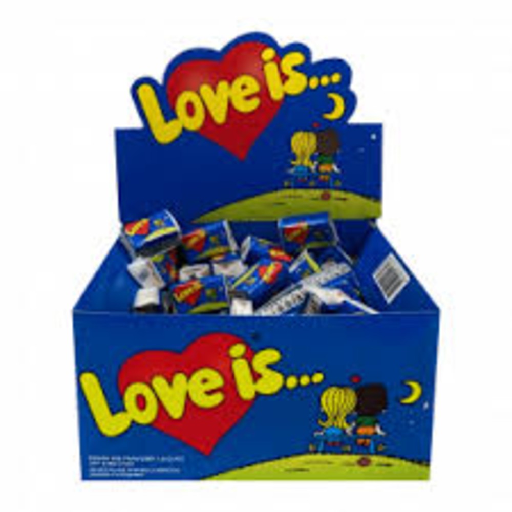 Жуйка Love is з татуюванням