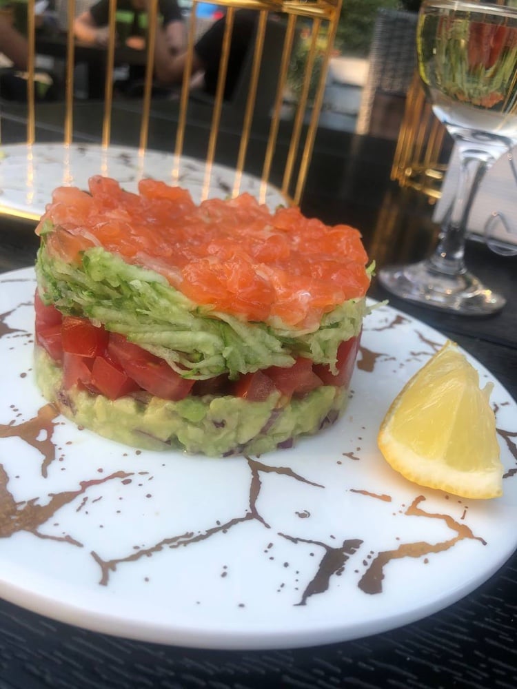 Тартар з лососем