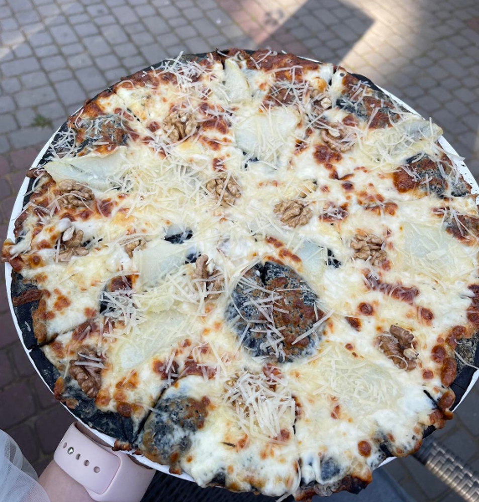 Pizza "Квадро формаджі з грушою"