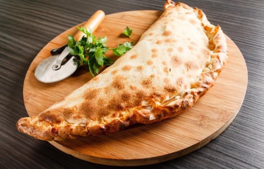 Pizza "Кальцоне"