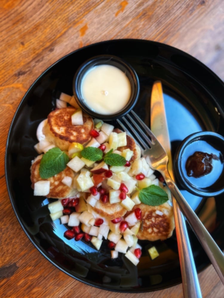 Pancakes with fruits