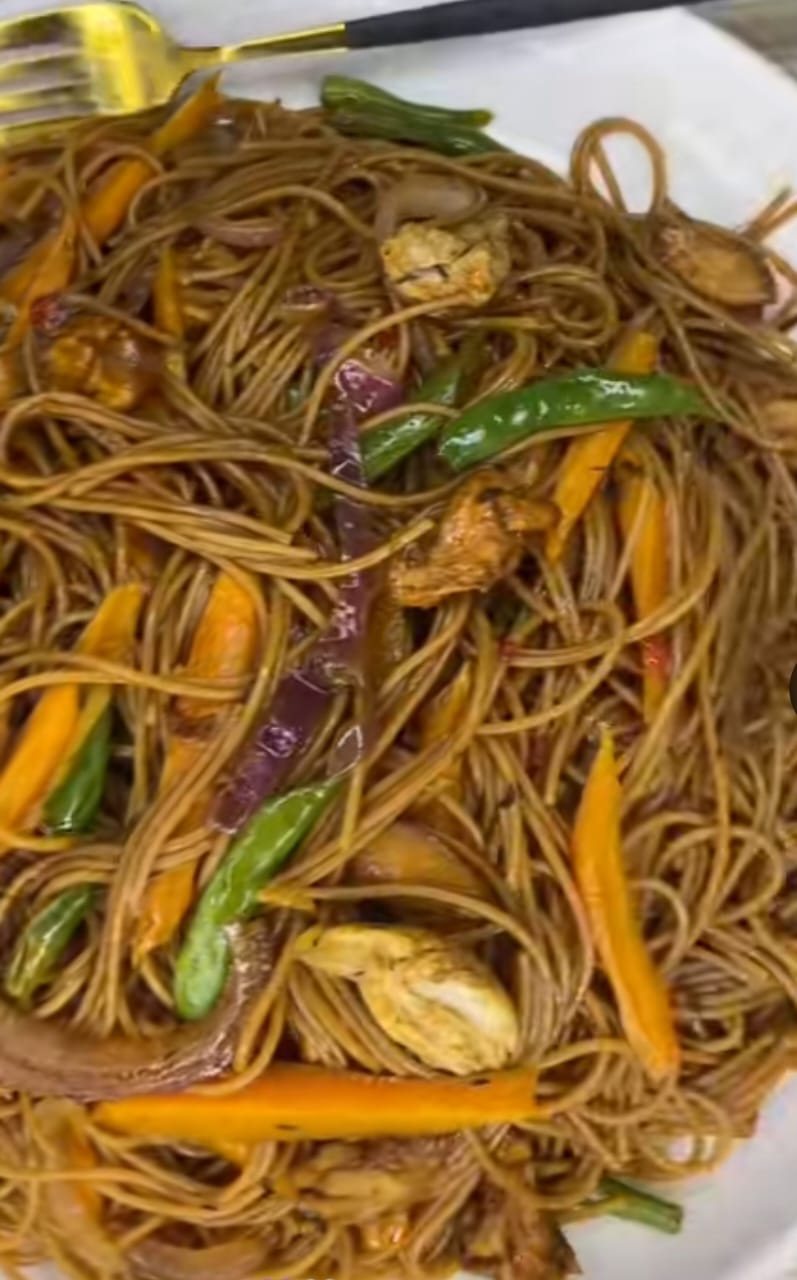 Brown chicken Spaghetti